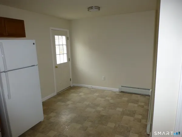 $1,800 | 245 Elizabeth St Extension, Norwich, CT 06360