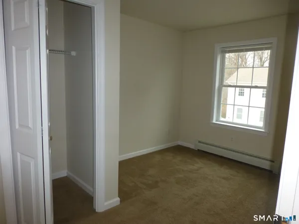 $1,800 | 245 Elizabeth St Extension, Norwich, CT 06360