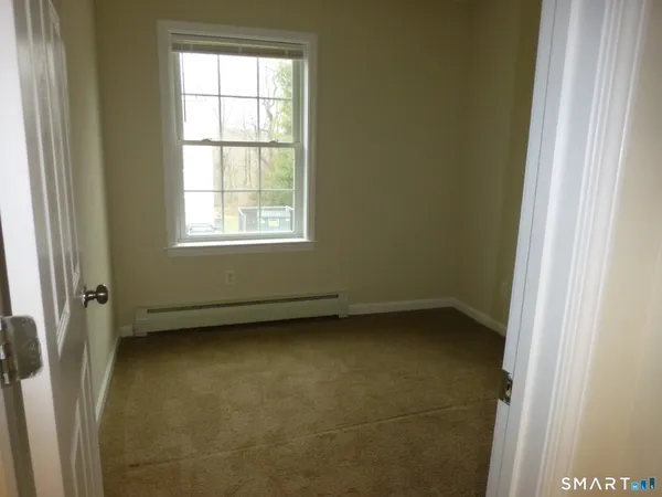$1,800 | 245 Elizabeth St Extension, Norwich, CT 06360
