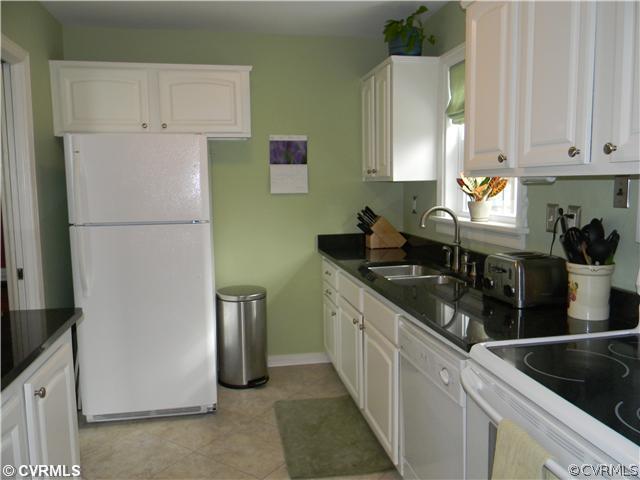 8903 Mapleton Road Henrico, VA 23229 - Photo 3 of 12 Kitchen