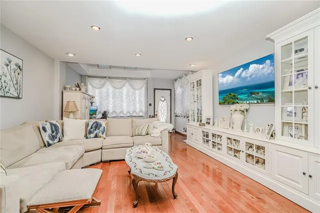 $1,099,999 | 2068 Ford Street | Madison