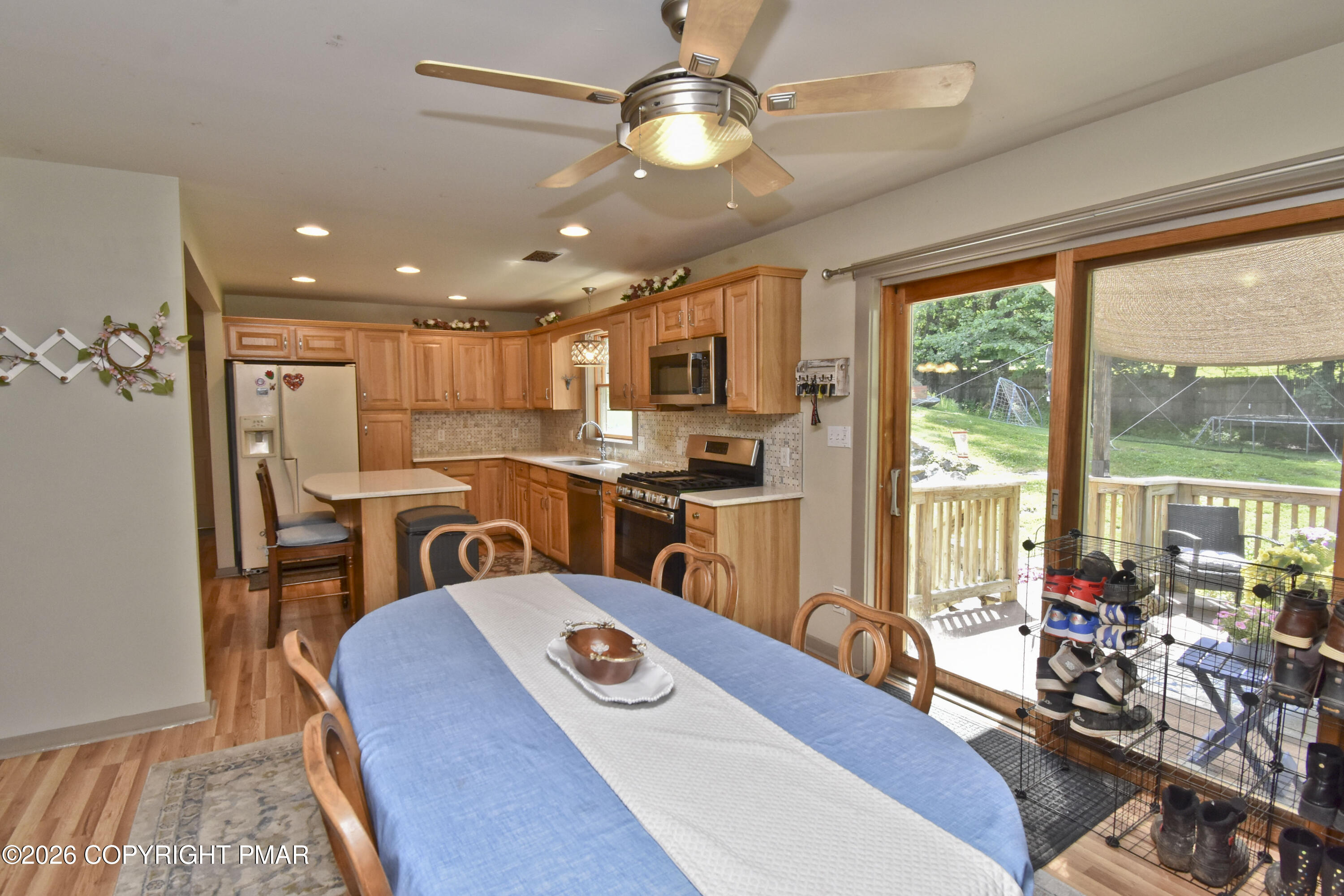 186 Quiet Valley Road Stroudsburg, PA 18360 - Photo 7 of 64 2 Kitchen (5)