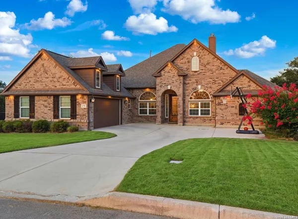 $750,000 | 175 Wagon Lane, Castroville, TX 78009