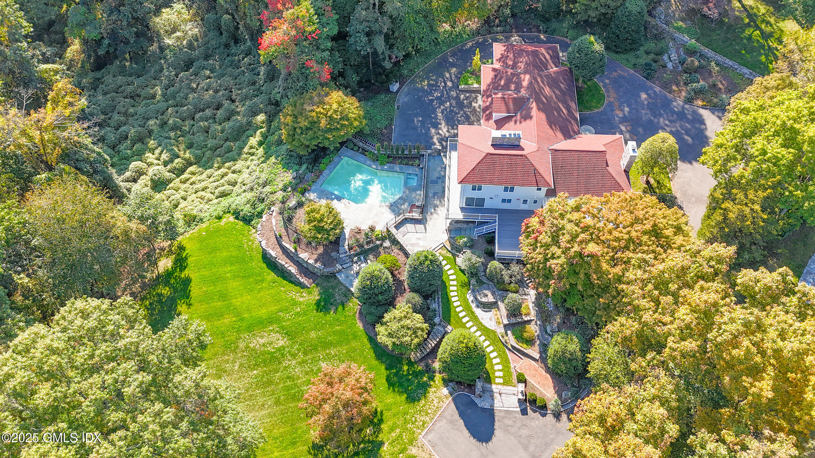 21 Harkim Road Greenwich, CT 06831 - Photo 3 of 40