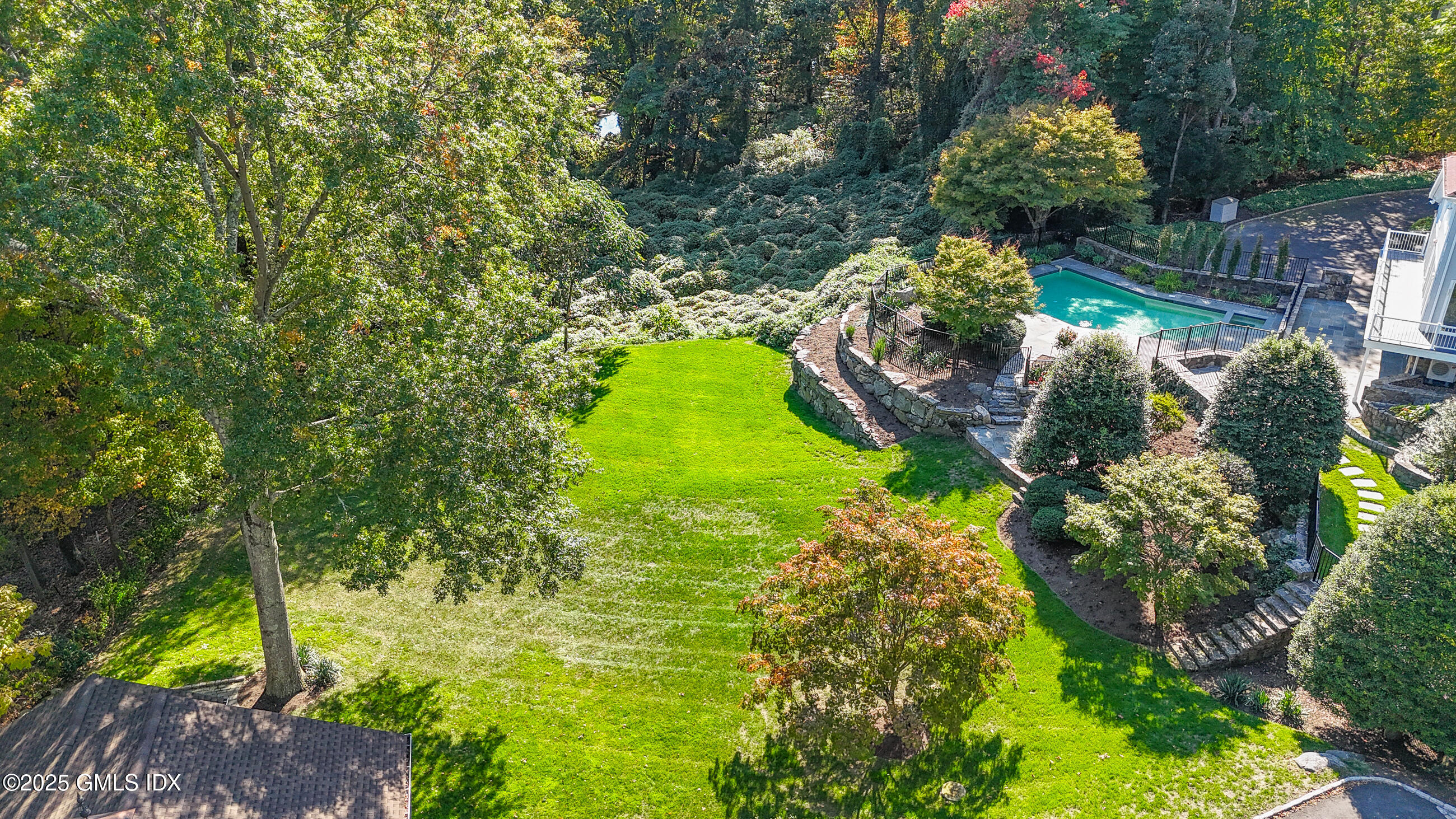 21 Harkim Road Greenwich, CT 06831 - Photo 4 of 40 a view of yard