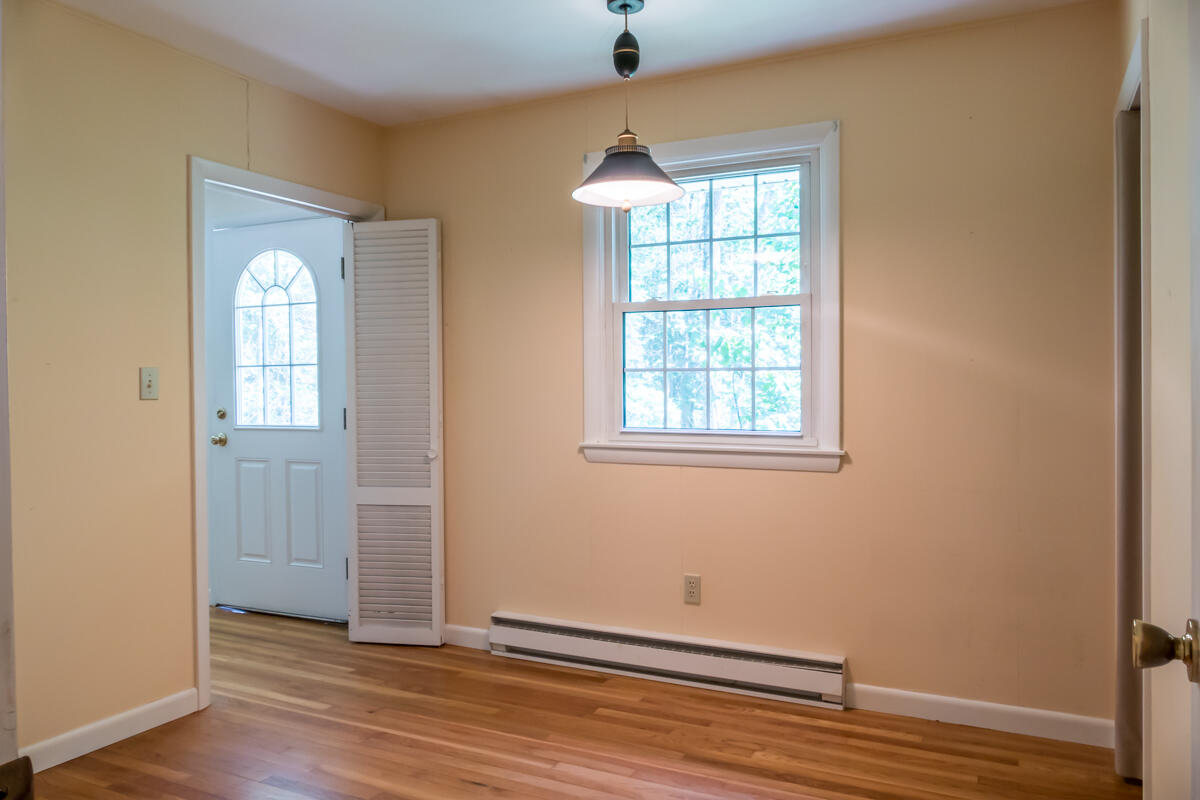 39 Spar Cove Road Freeport, ME 04032 - Photo 24 of 67 28-2nd bedroom (2 of 2)