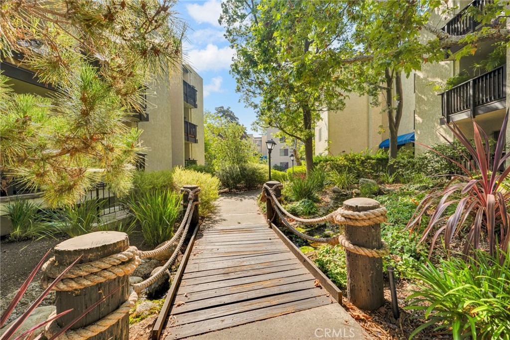 11108 Summertime Lane Culver City, CA 90230 - Photo 13 of 35 a view of a balcony with chairs