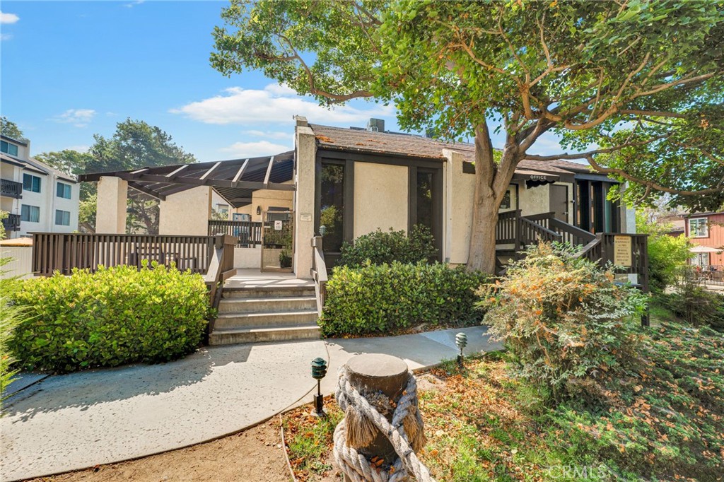 11108 Summertime Lane Culver City, CA 90230 - Photo 17 of 35 a front view of a house with garden
