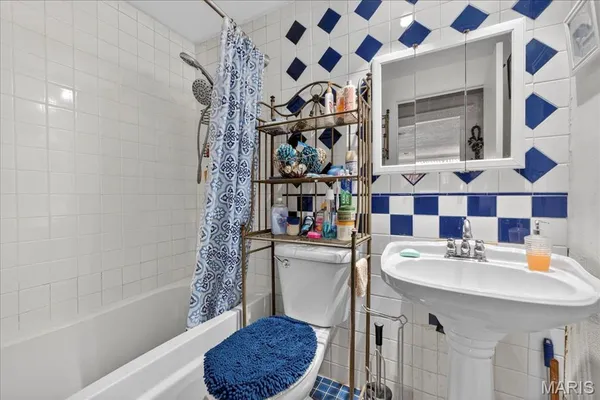 $179,000 | 2320 Cherry Lane, Florissant, MO 63033