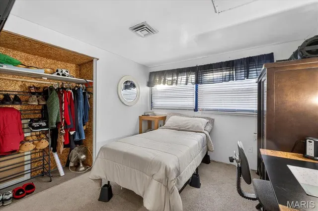 $179,000 | 2320 Cherry Lane, Florissant, MO 63033