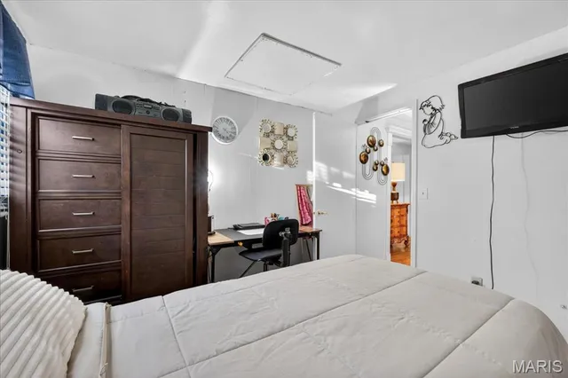 $179,000 | 2320 Cherry Lane, Florissant, MO 63033