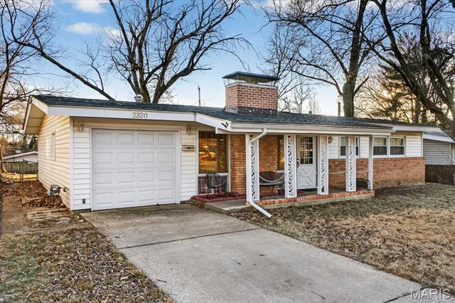 $179,000 | 2320 Cherry Lane, Florissant, MO 63033