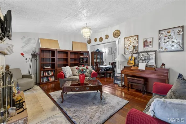 $179,000 | 2320 Cherry Lane, Florissant, MO 63033