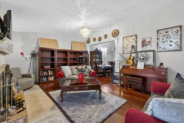 $179,000 | 2320 Cherry Lane, Florissant, MO 63033