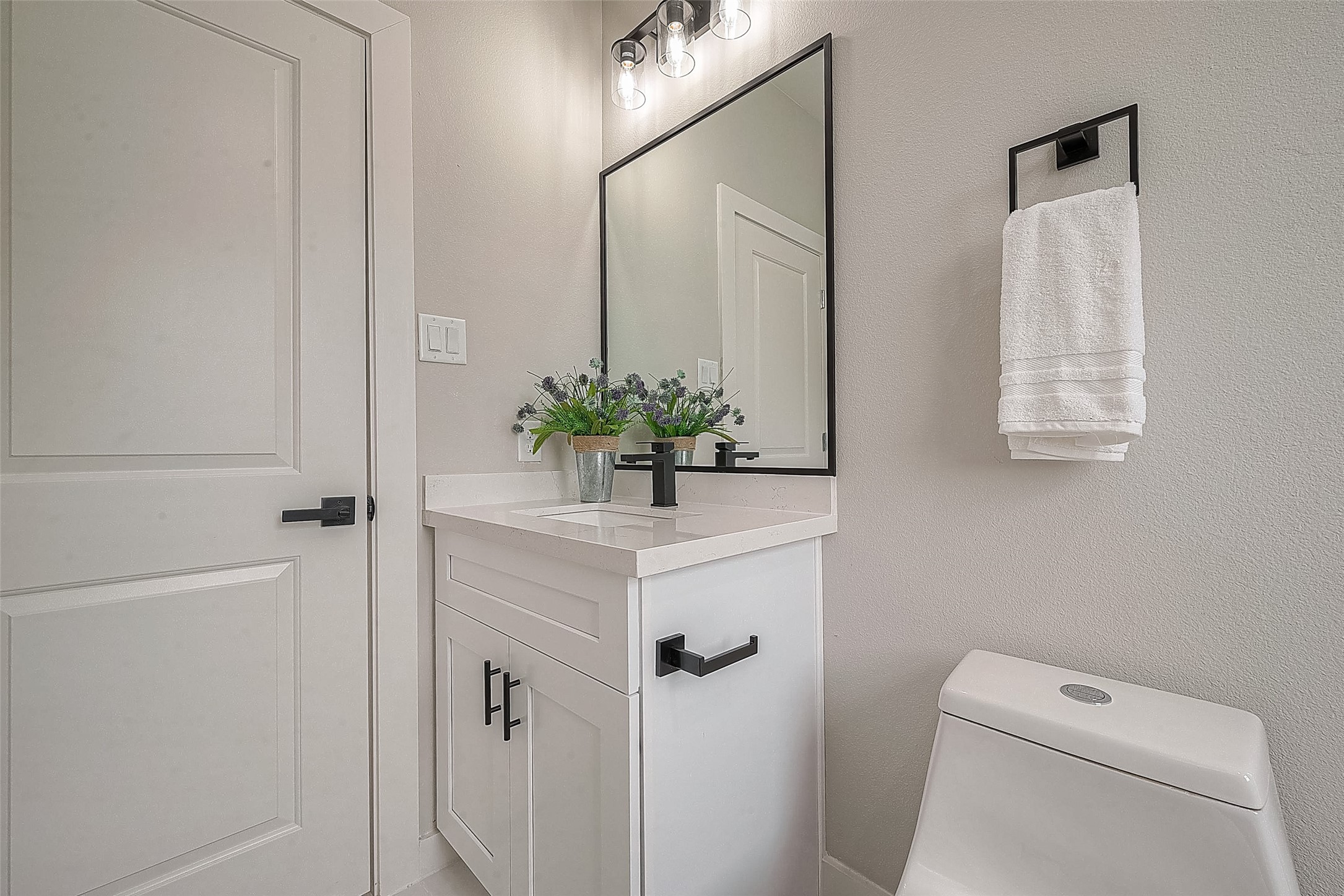 3837 Mainer Street Houston, TX 77021 - Photo 16 of 19 BATH