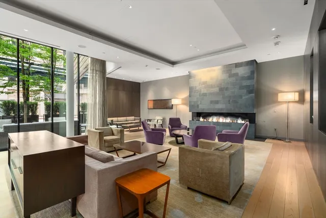 $1,299,000 | 580 Washington Street, Unit 1406, Boston, MA 02111