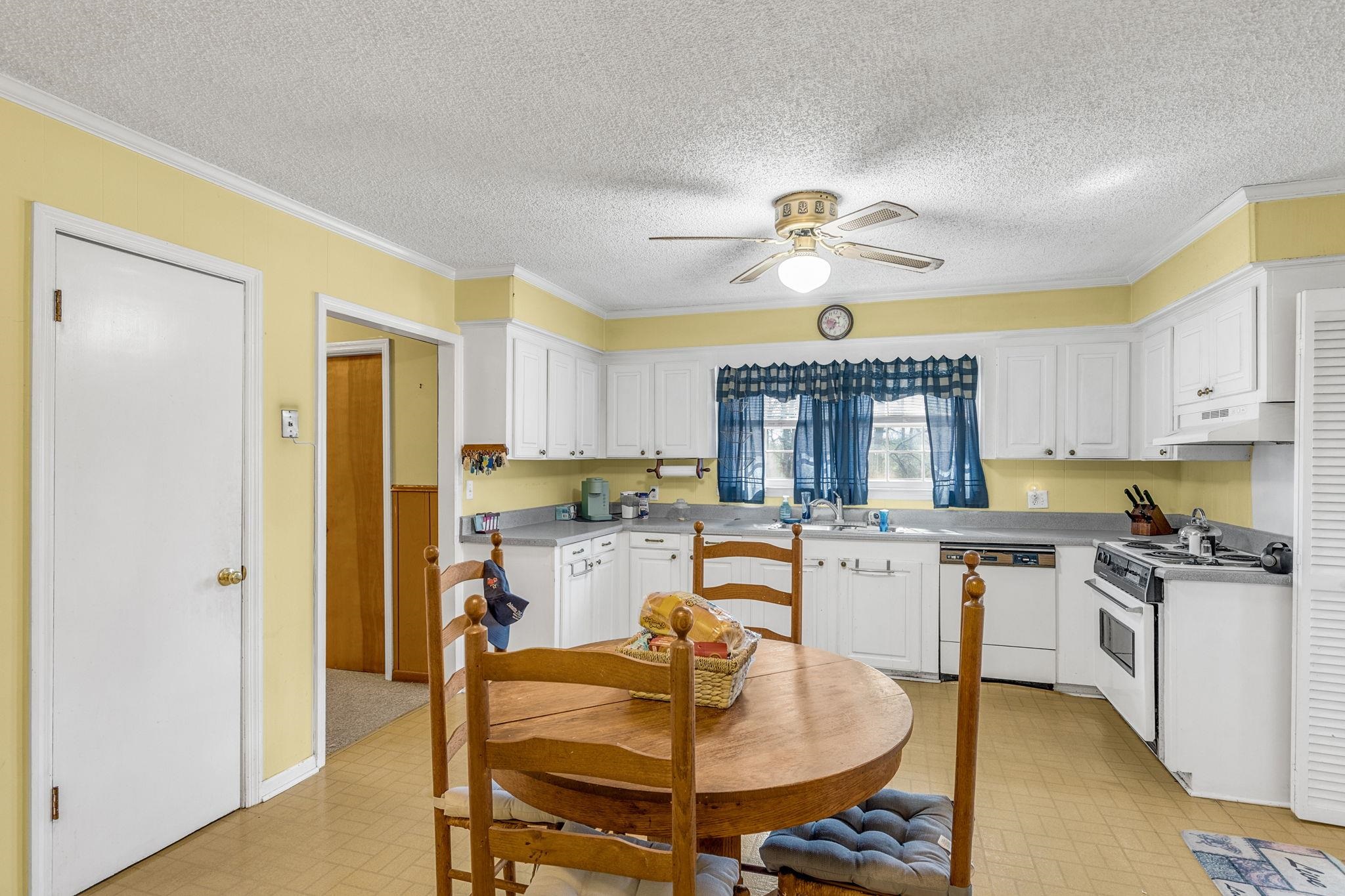 420 State Rd S-42-820 Inman, SC 29349 - Photo 8 of 36