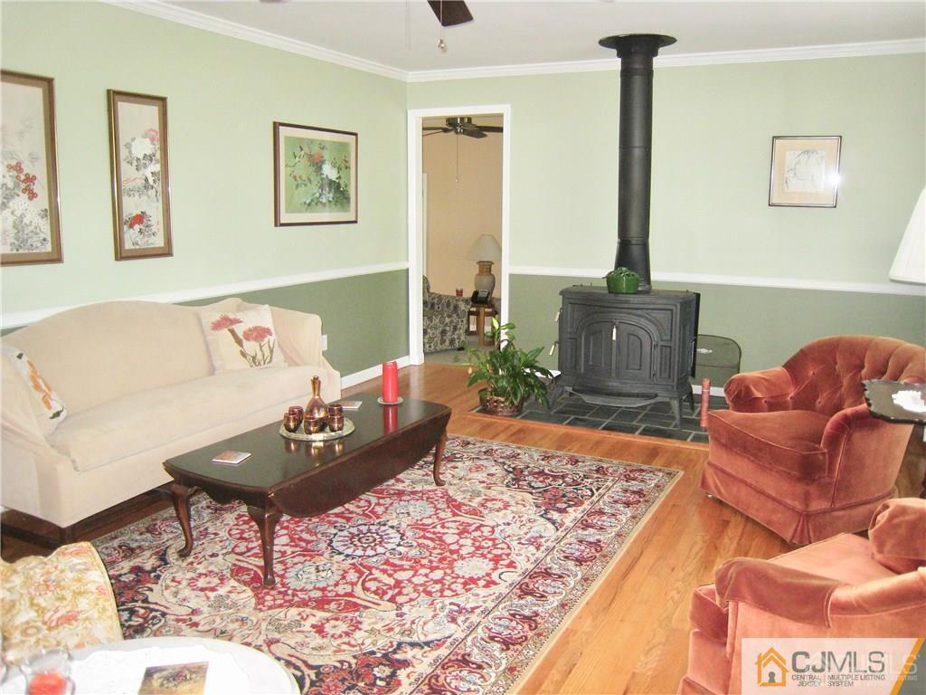 36 Stearns Road East Brunswick, NJ 08816 - Photo 5 of 25 Gallery Image 5