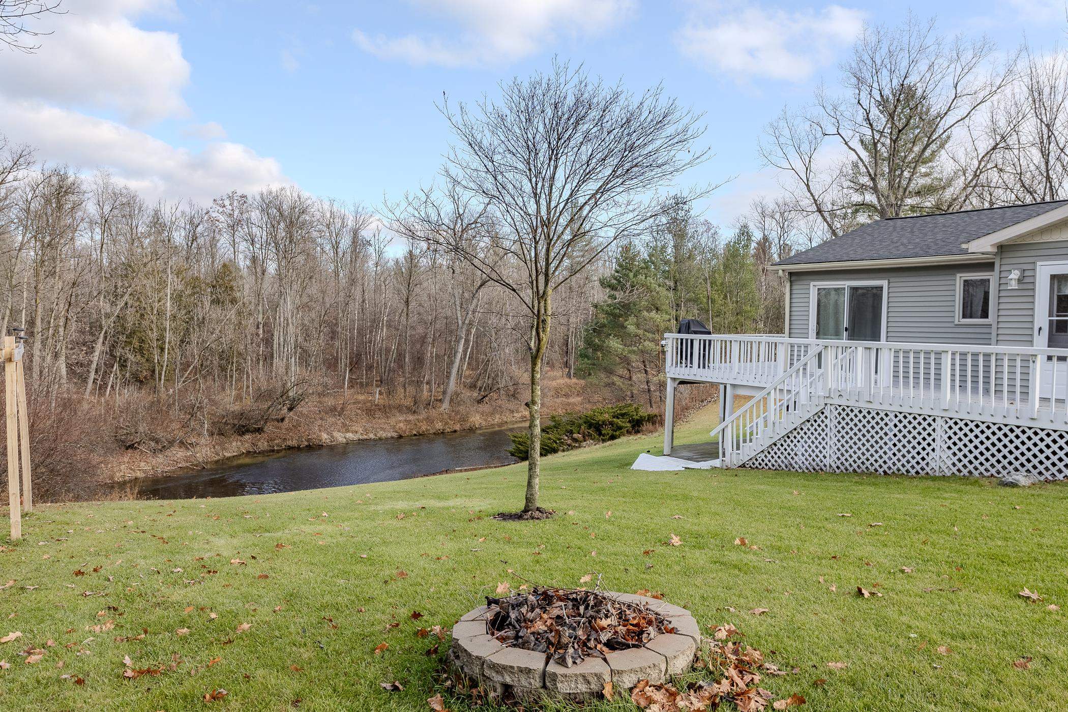 1009 Radov Road Gladwin, MI 48624 - Photo 4 of 36