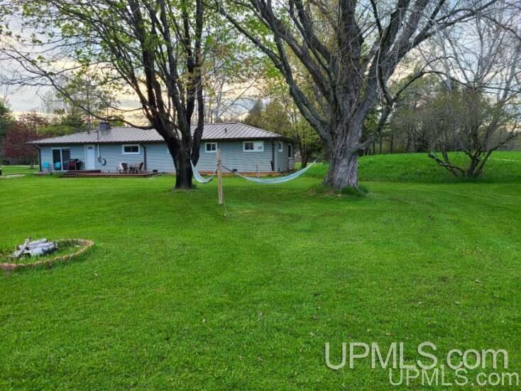 3666 K Road Bark River, MI 49807 - Photo 4 of 22