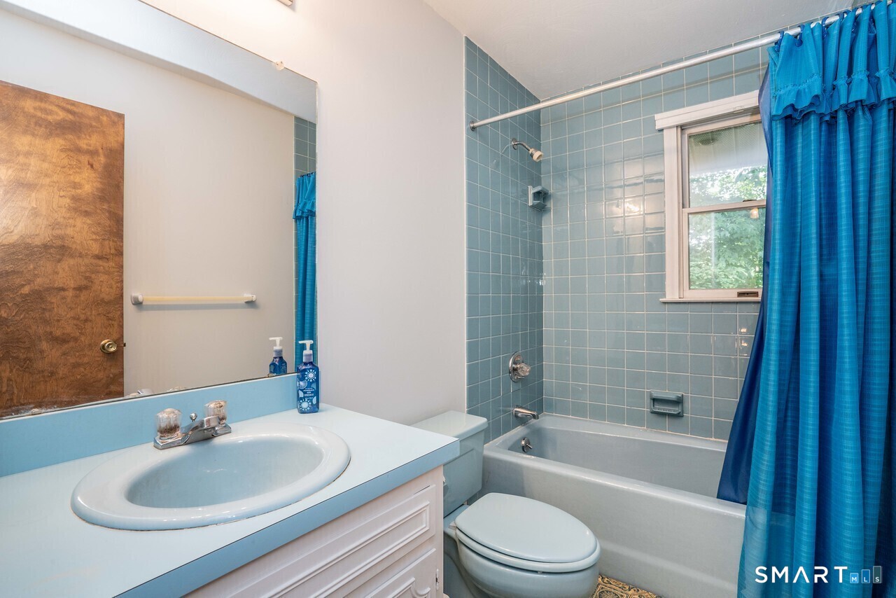 22 Terry Plains Road Bloomfield, CT 06002 - Photo 25 of 34 Gallery Image 25