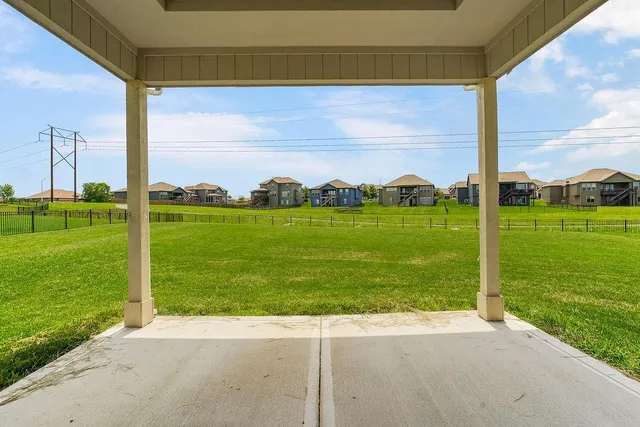 $575,000 | 6705 Northwest 105th Street, Kansas City, MO 64154