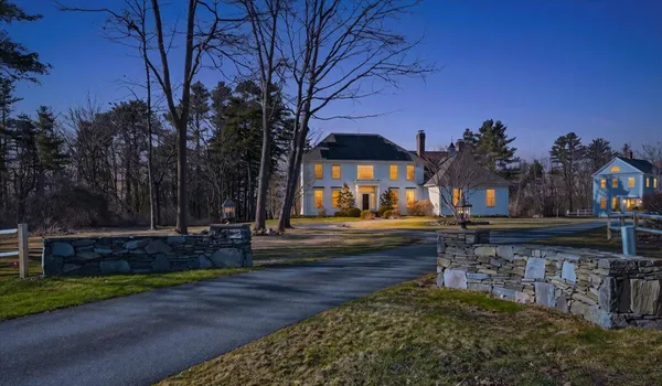 $2,745,000 | 22 Royall Point Road, Yarmouth, ME 04096