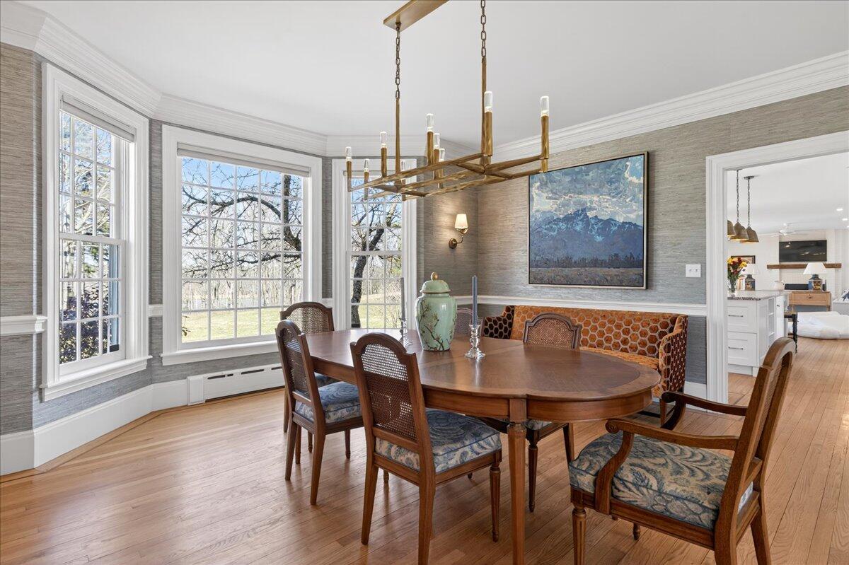 22 Royall Point Road Yarmouth, ME 04096 - Photo 19 of 106 Dining toward kitchen