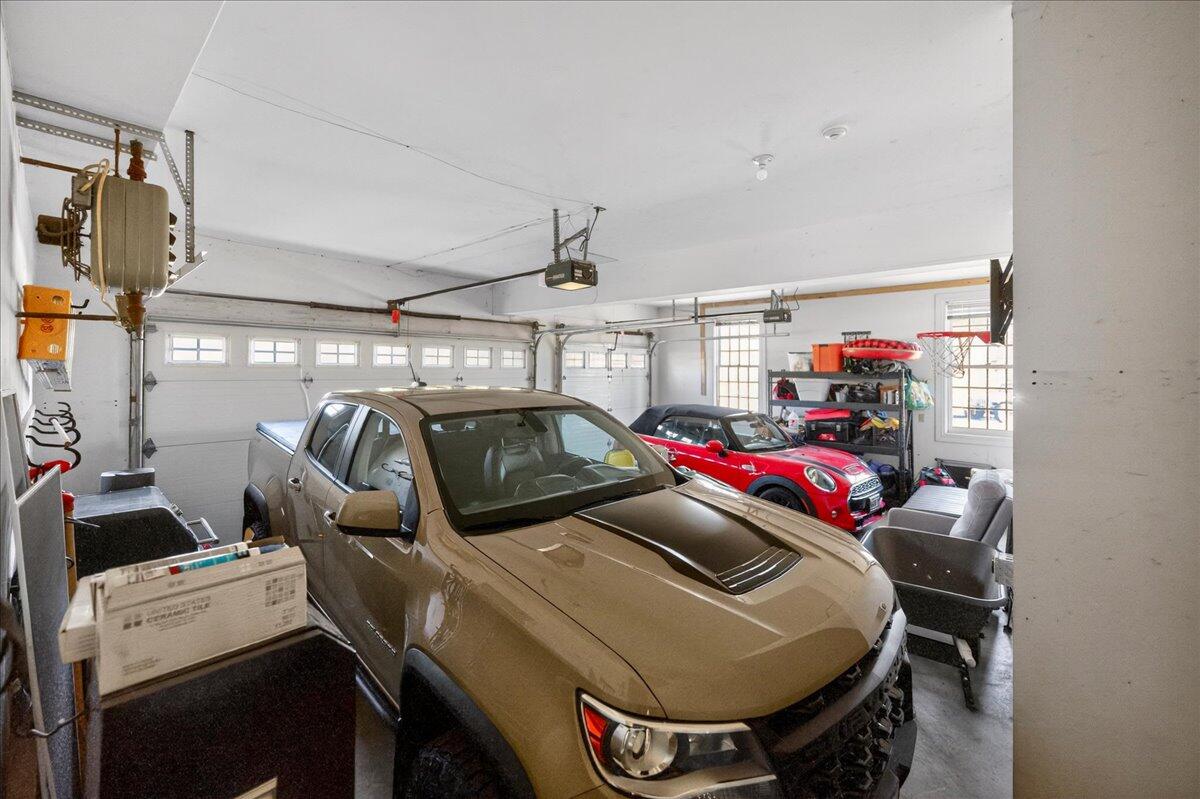 22 Royall Point Road Yarmouth, ME 04096 - Photo 39 of 106 Garage