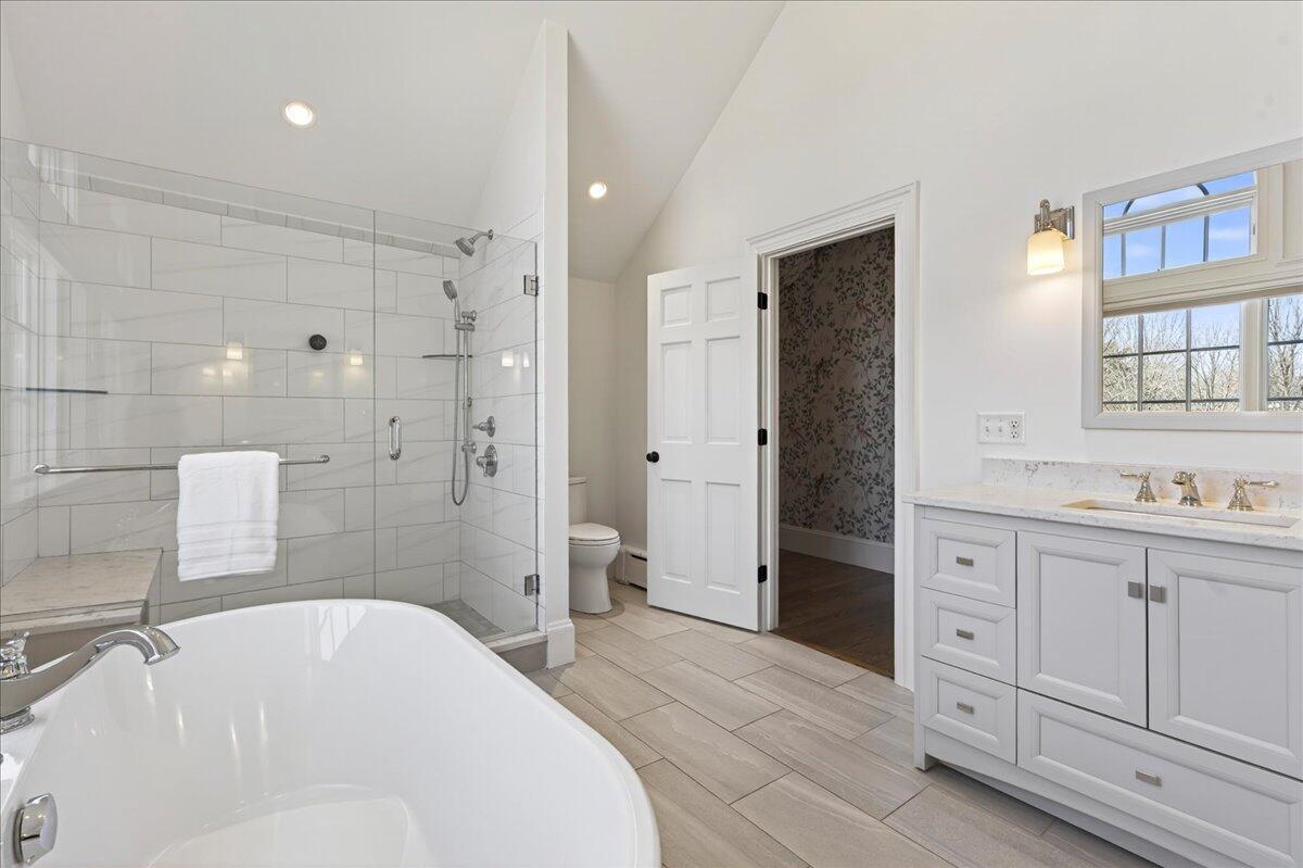 22 Royall Point Road Yarmouth, ME 04096 - Photo 67 of 106 Primary bath toward bedroom