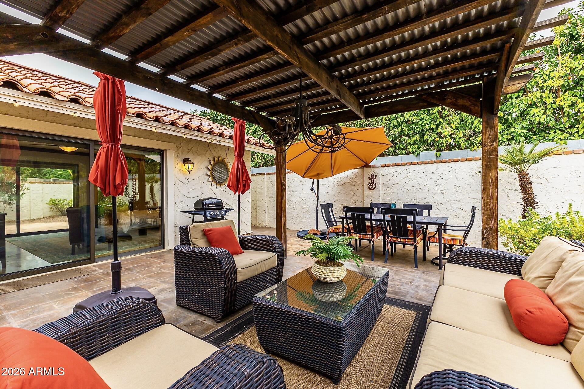 5760 North Scottsdale Road Paradise Valley, AZ 85253 - Photo 22 of 34 a outdoor living space with furniture