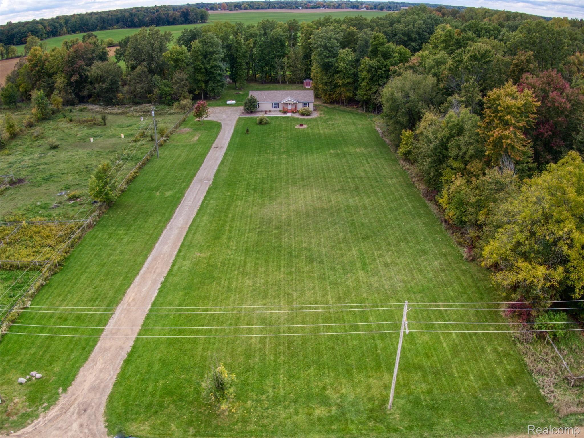 7805 North Nicholson Road Fowlerville, MI 48836 - Photo 27 of 36 DJI_0067_4.jpg