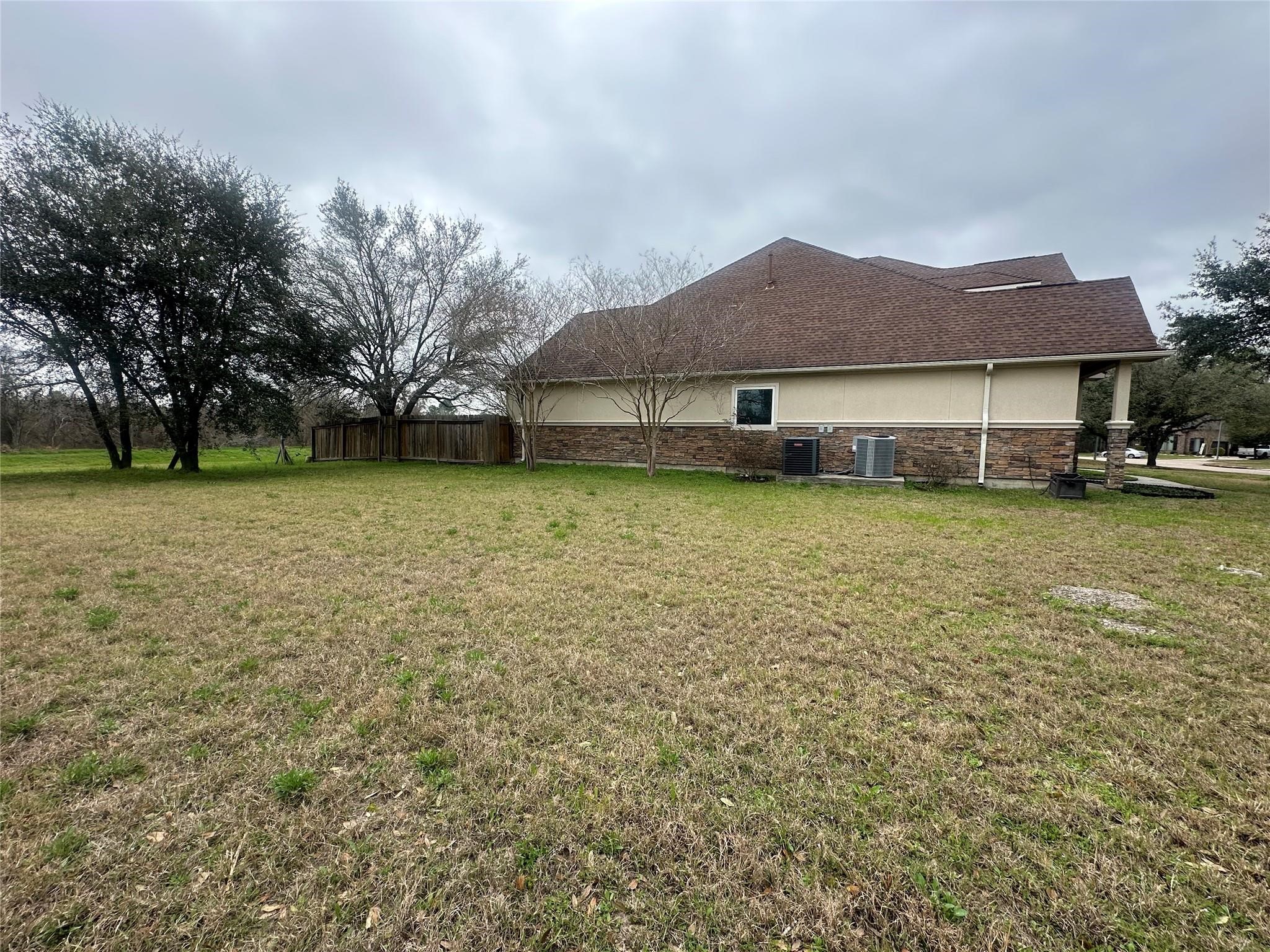 5322 Handbrook Drive Houston, TX 77069 - Photo 9 of 16 a view of a house with garden