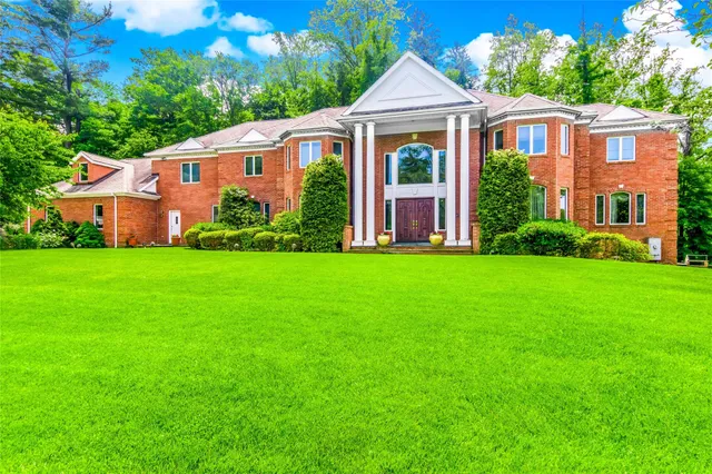 $2,299,999 | 3 Vandalay Court, Scarsdale, NY 10583