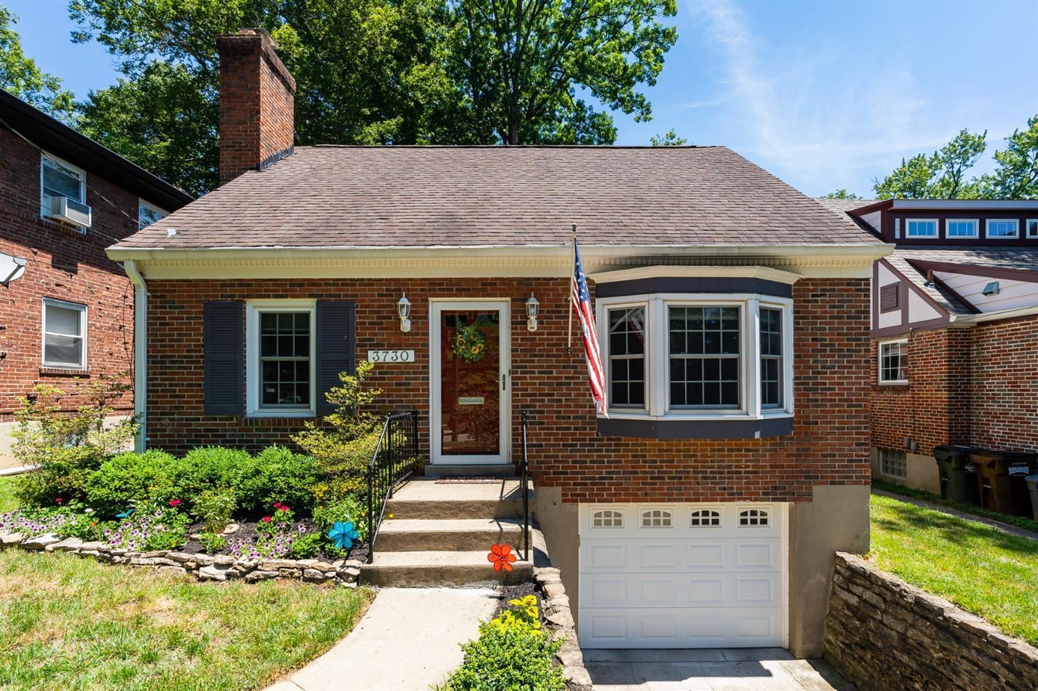 3730 Homewood Road Mariemont, OH 45227 - Photo 3 of 36