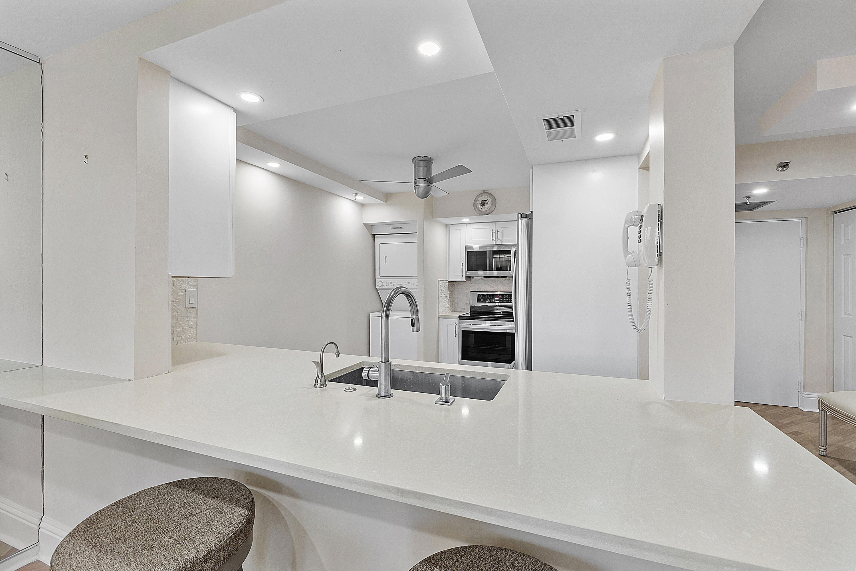 1901 South Ocean Boulevard, Unit 402 Boca Raton, FL 33432 - Photo 11 of 61 Kitchen