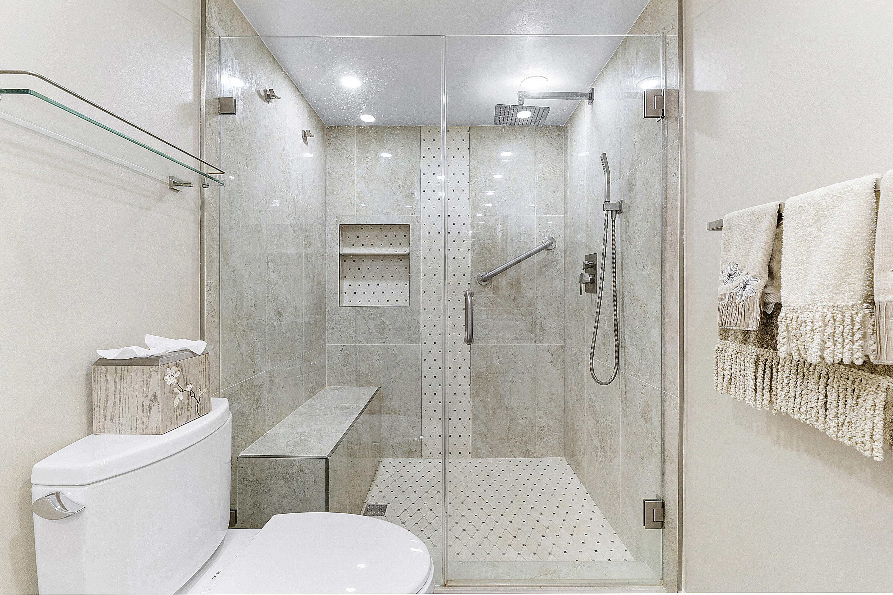 1901 South Ocean Boulevard, Unit 402 Boca Raton, FL 33432 - Photo 19 of 61 Primary Bath