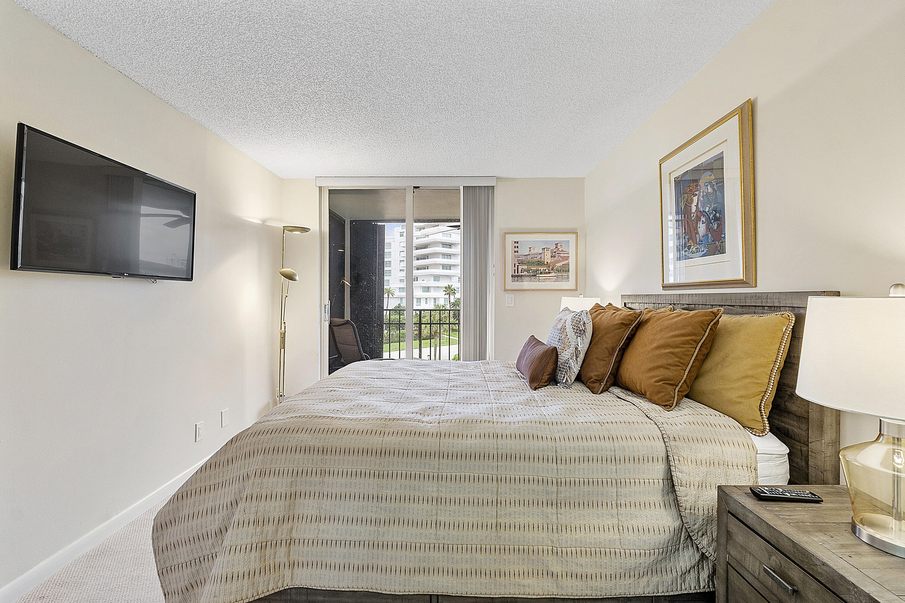 1901 South Ocean Boulevard, Unit 402 Boca Raton, FL 33432 - Photo 23 of 61 Guest Bedroom