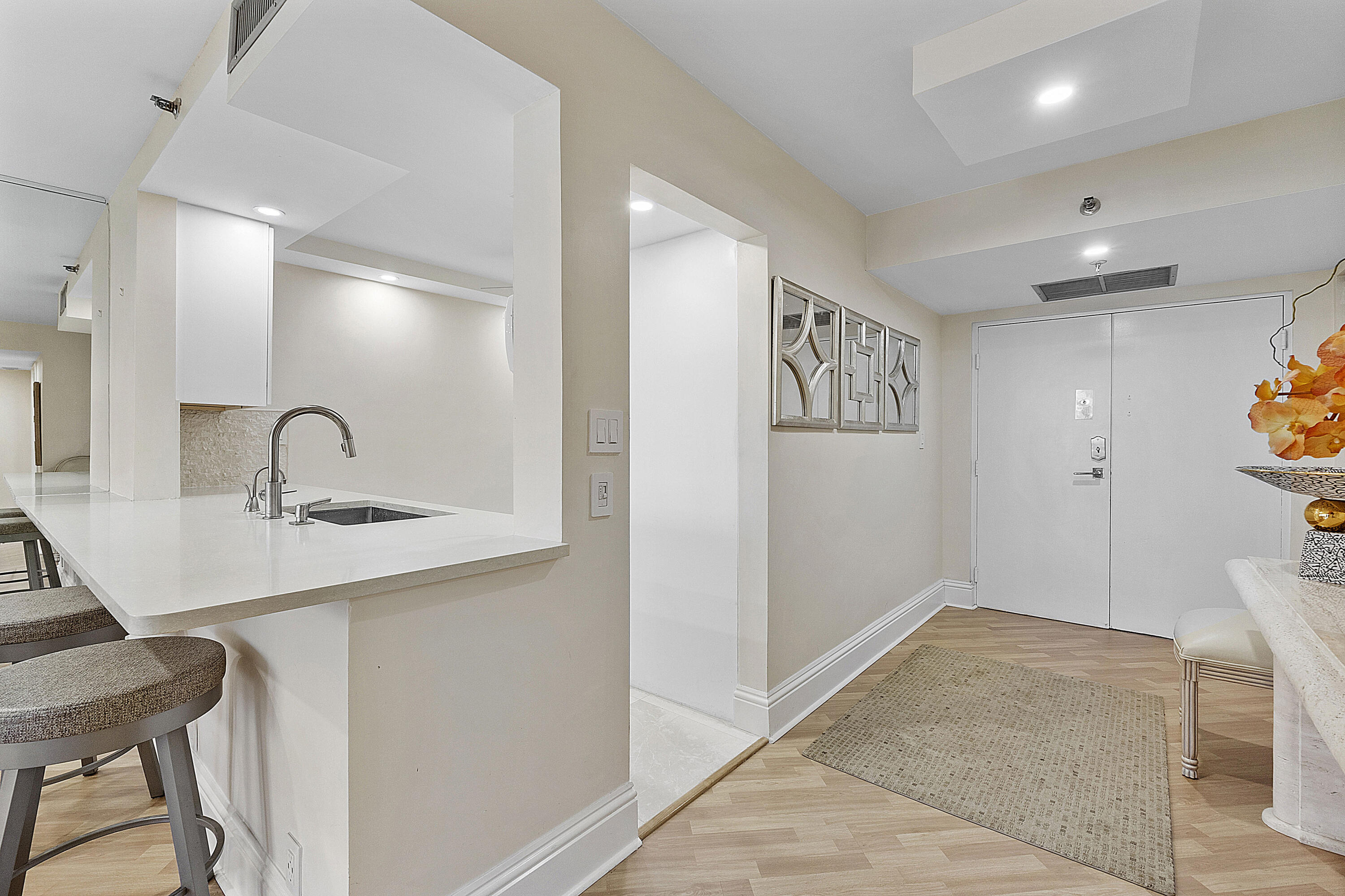 1901 South Ocean Boulevard, Unit 402 Boca Raton, FL 33432 - Photo 27 of 61 Entrance