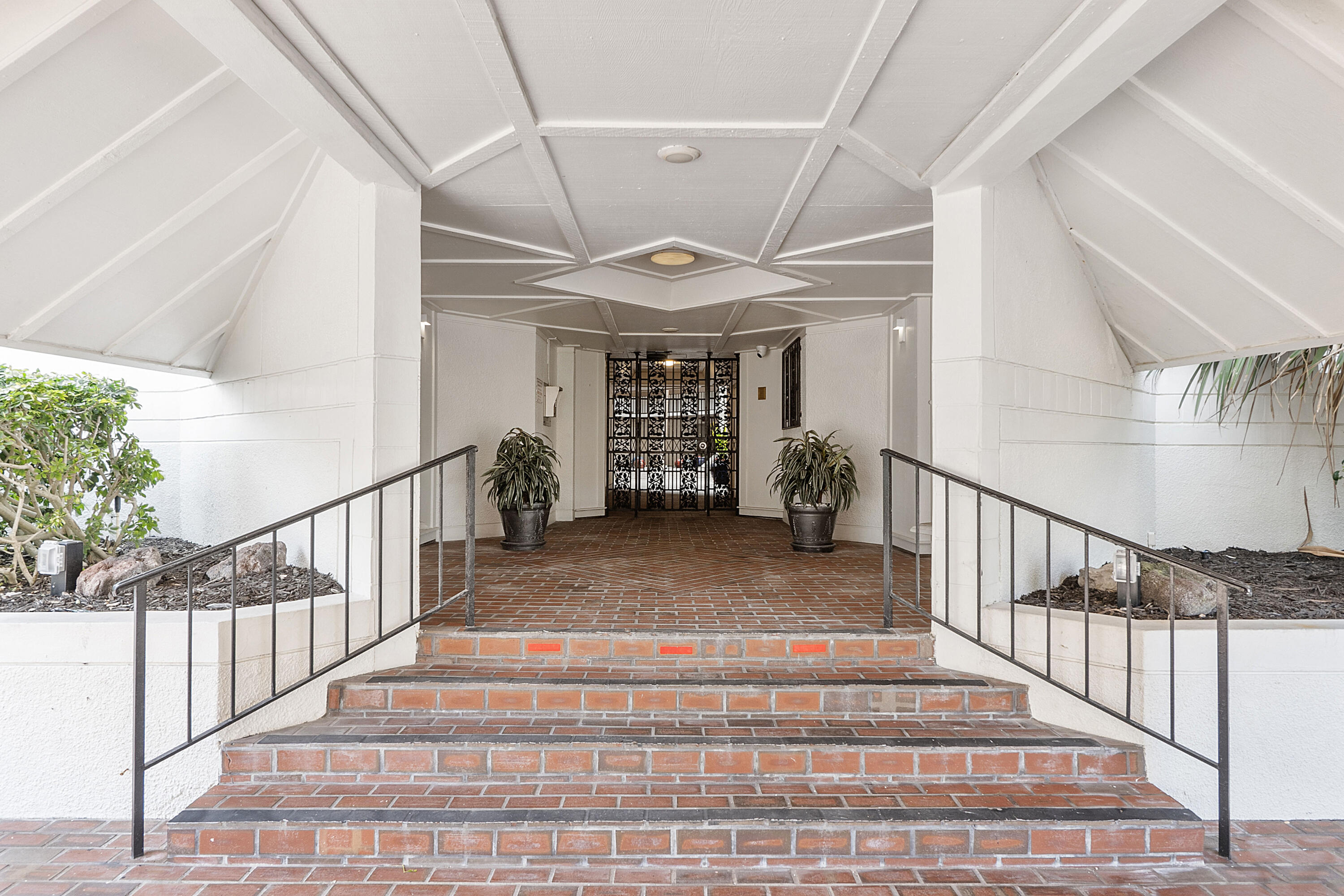 1901 South Ocean Boulevard, Unit 402 Boca Raton, FL 33432 - Photo 43 of 61 Entrance