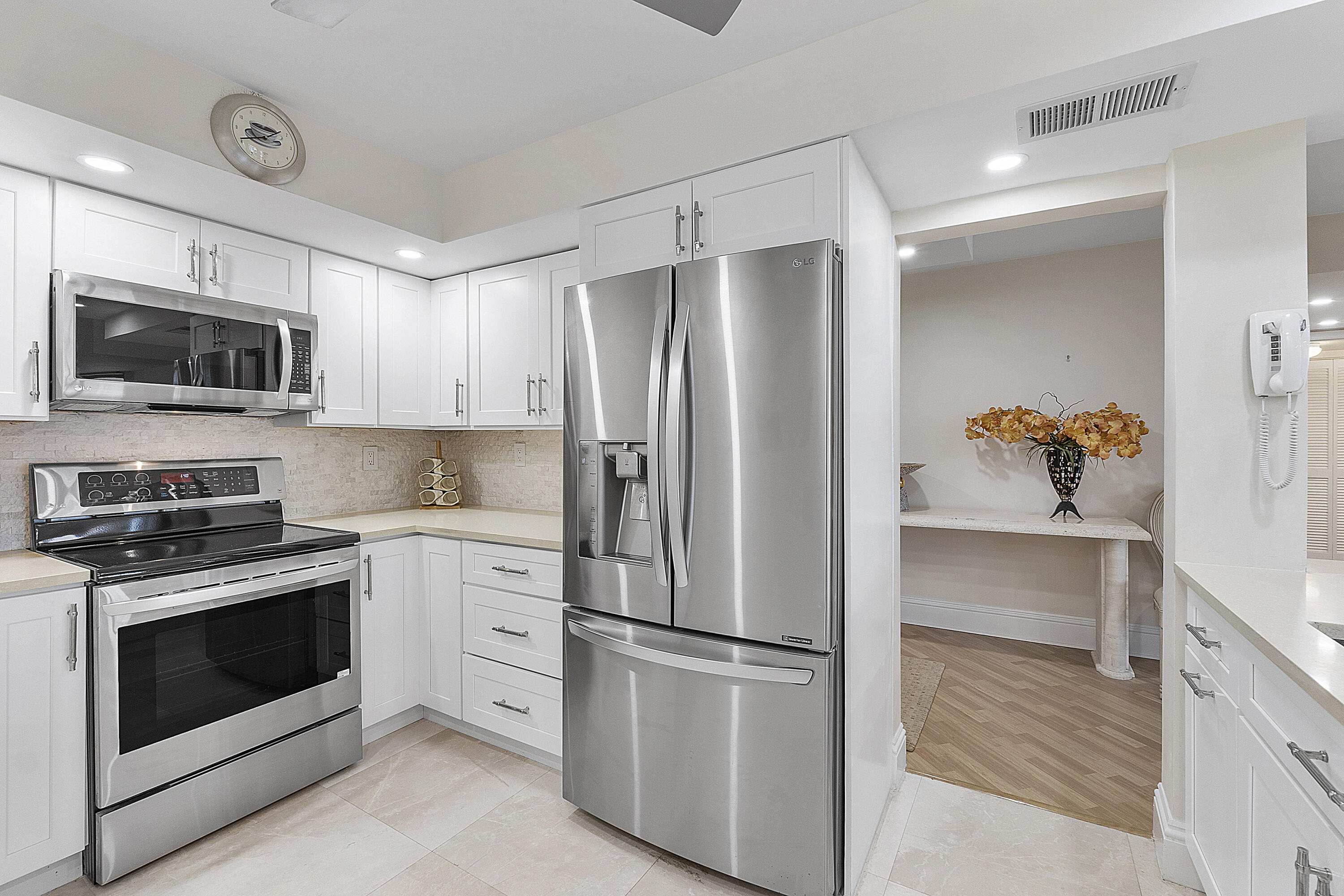 1901 South Ocean Boulevard, Unit 402 Boca Raton, FL 33432 - Photo 9 of 61 Kitchen