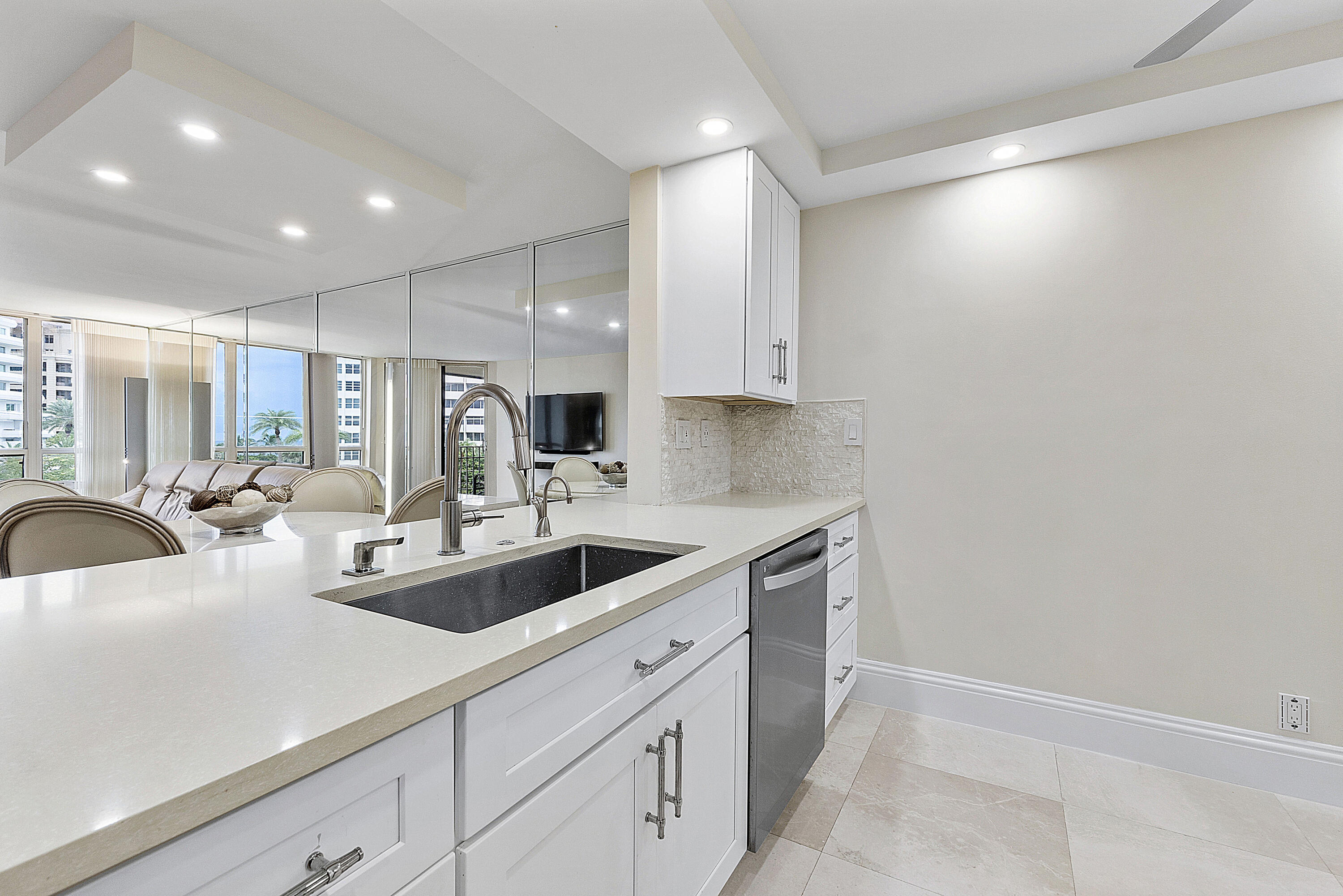 1901 South Ocean Boulevard, Unit 402 Boca Raton, FL 33432 - Photo 10 of 61 Kitchen