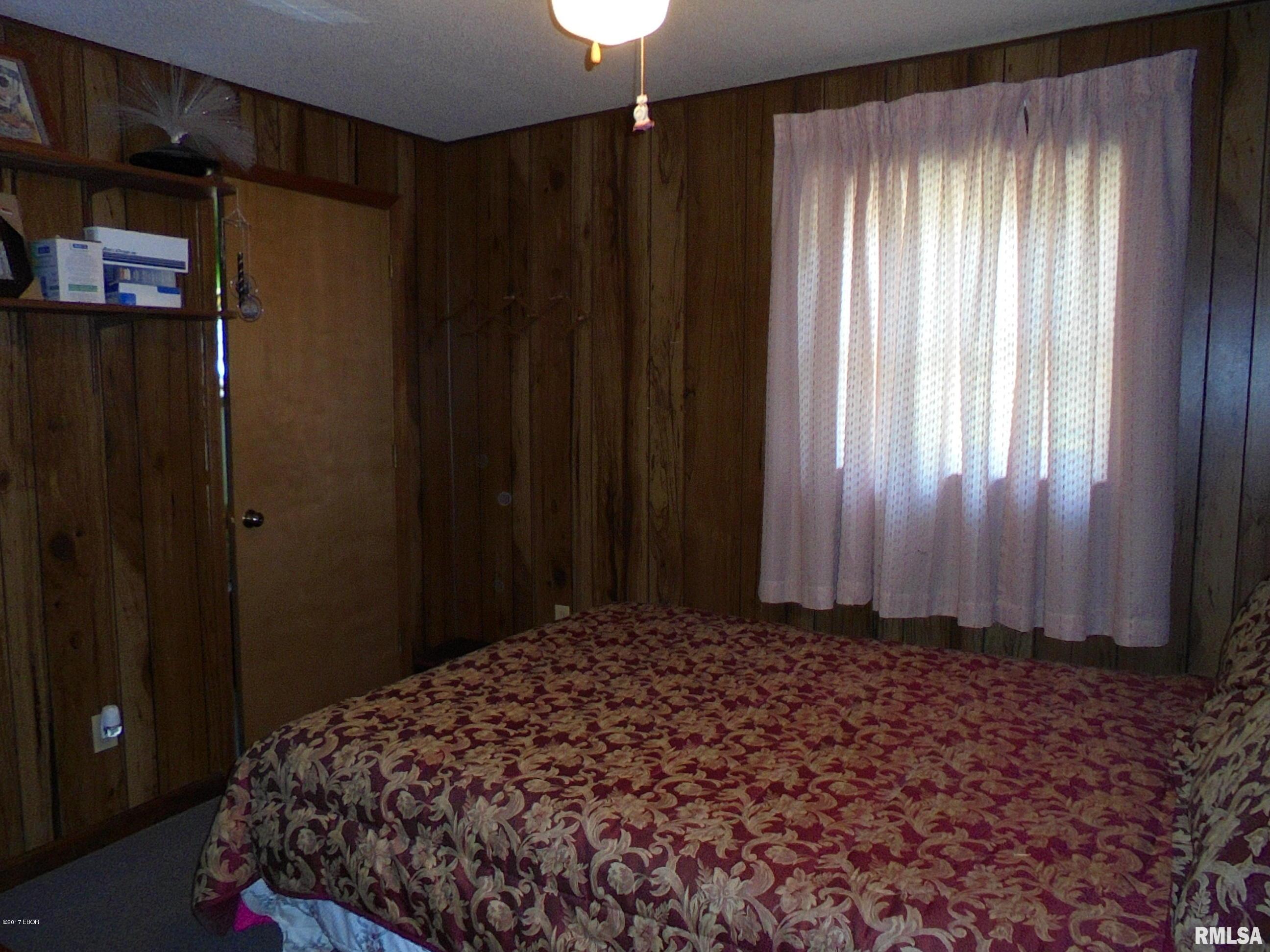 405 South Shaw Street Harrisburg, IL 62946 - Photo 17 of 28