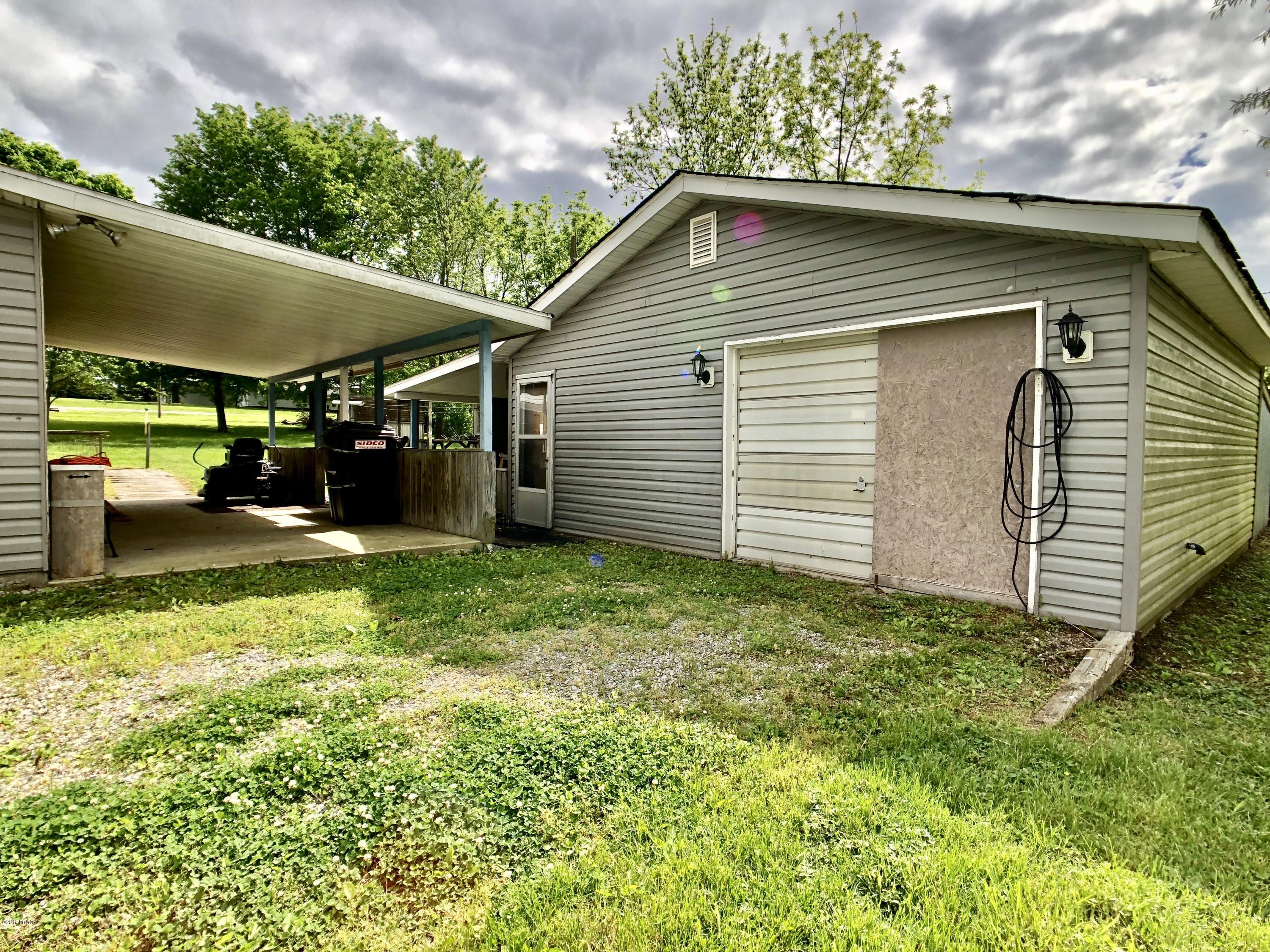 405 South Shaw Street Harrisburg, IL 62946 - Photo 25 of 28