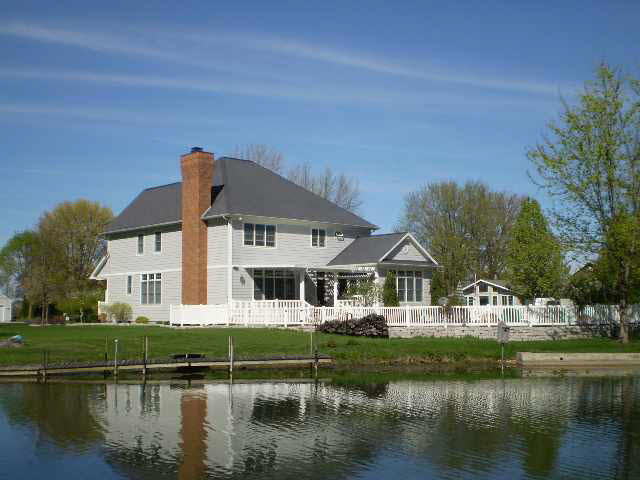 8213 East North Road Syracuse, IN 46567 - Photo 1 of 25 Gallery Image 1
