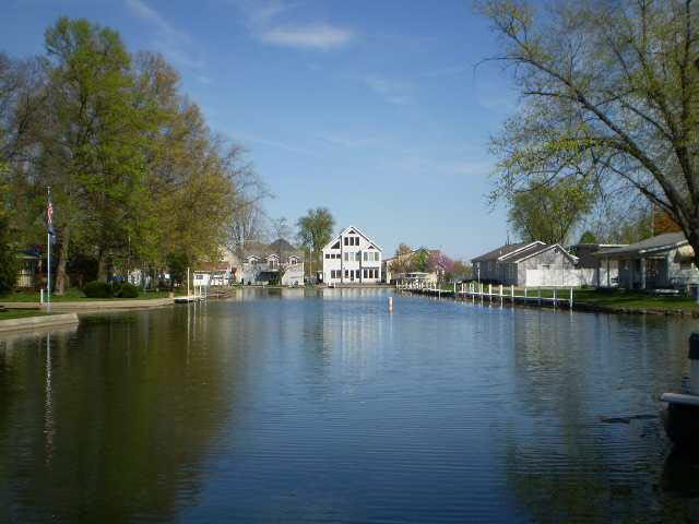 8213 East North Road Syracuse, IN 46567 - Photo 4 of 25 Gallery Image 4