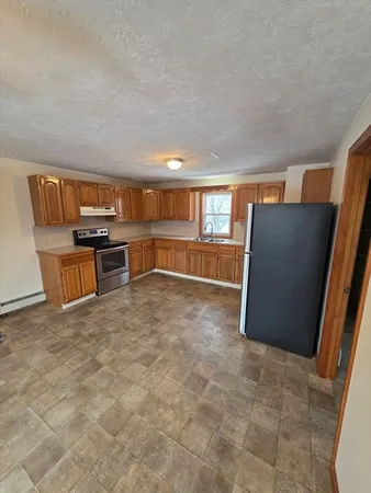 $2,500 | 11 Pearl Street, Unit 3, Middleboro, MA 02346