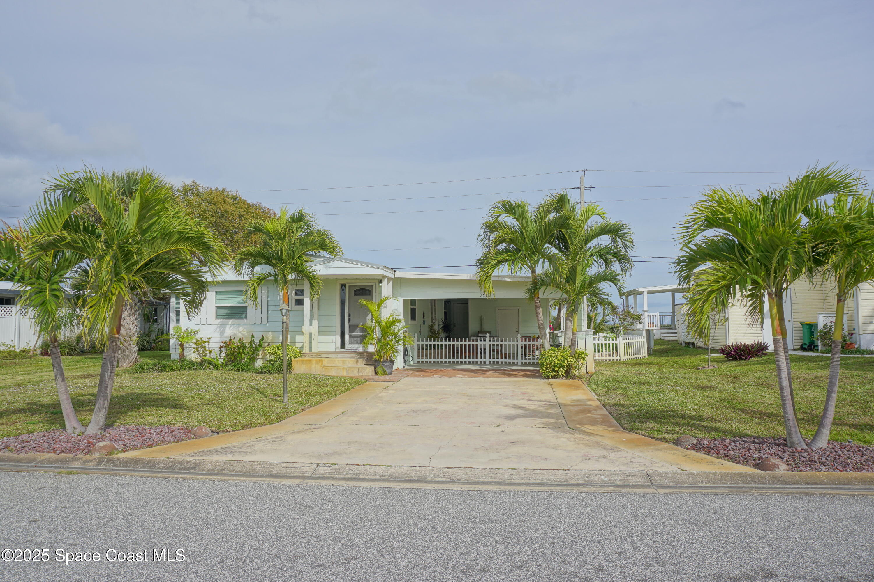 7535 Agawam Road Sebastian, FL 32976 - Photo 2 of 44 DSC09127