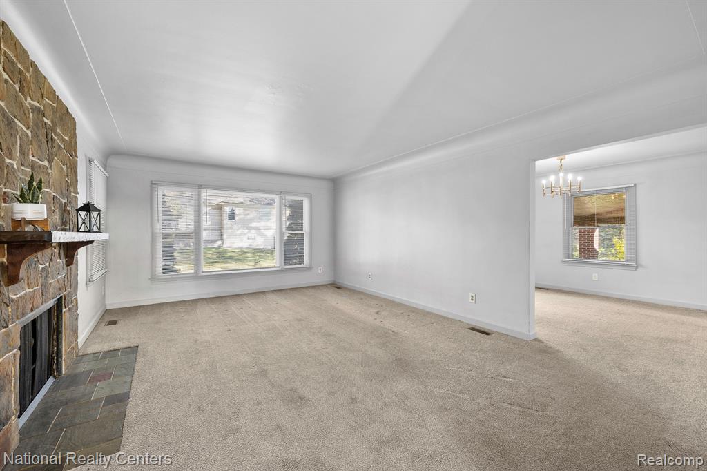 515 East Avon Road Rochester, MI 48307 - Photo 2 of 38