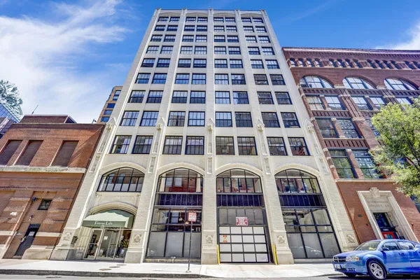$329,000 | 523 South Plymouth Court, Unit 502, Chicago, IL 60605